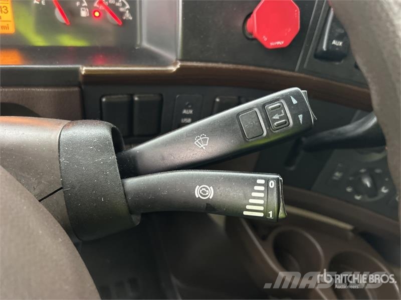 Volvo VNL 曳引機組件