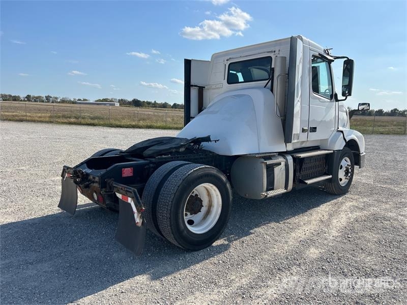 Volvo VNL Влекачи
