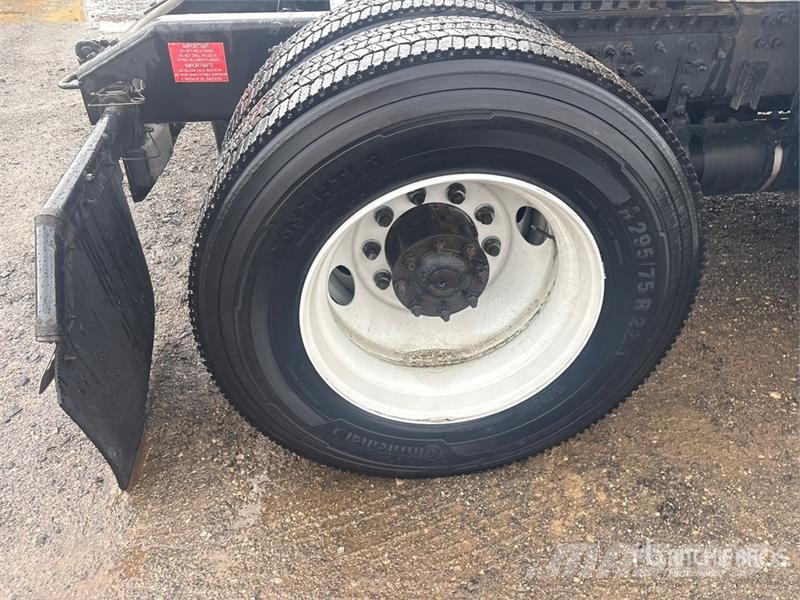 Volvo VNL Vlačilci