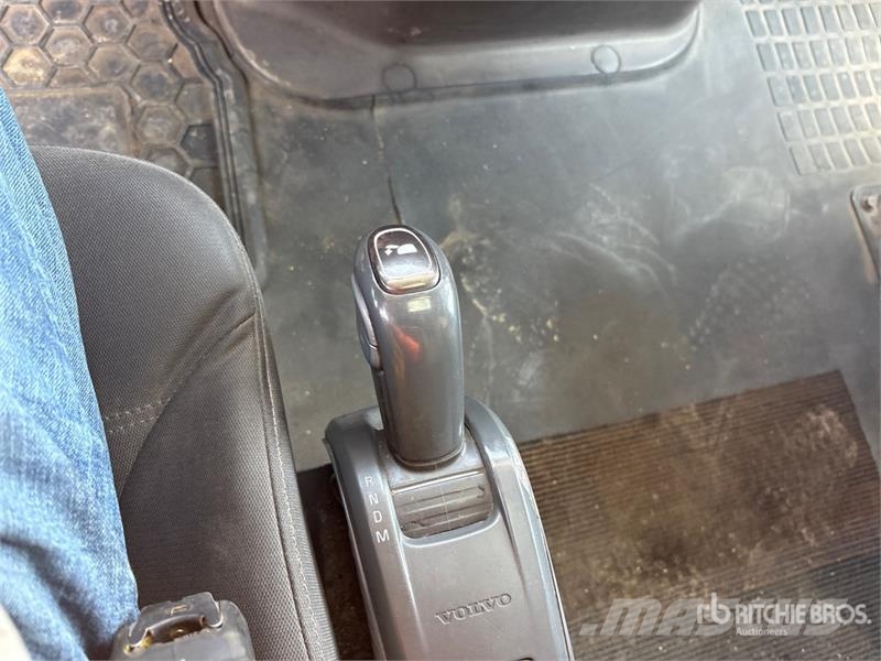 Volvo VNL Vetopöytäautot