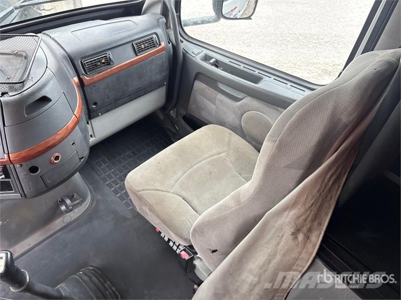 Volvo VNL Autotractoare