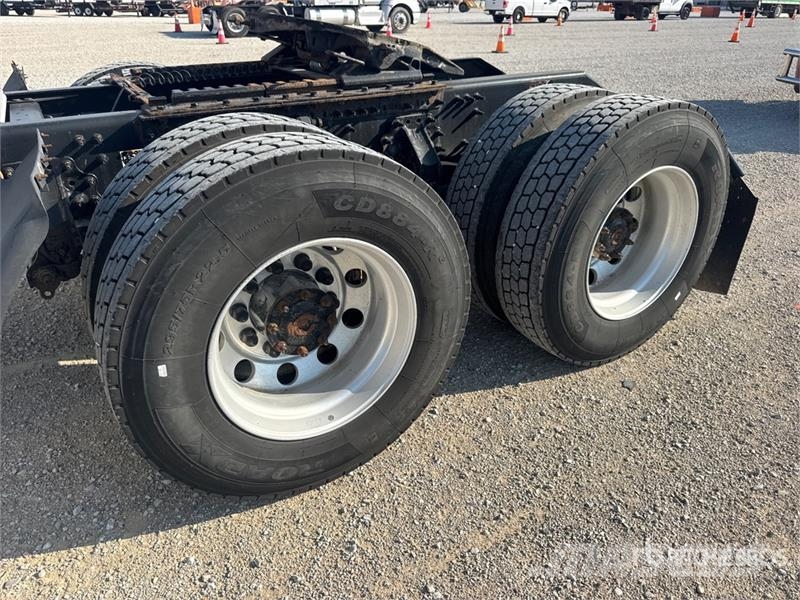 Volvo VNL Tegljači