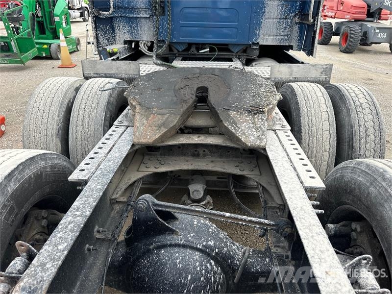 Volvo VNL Sattelzugmaschinen