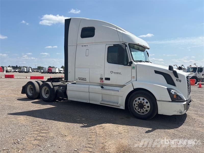 Volvo VNL Vetopöytäautot