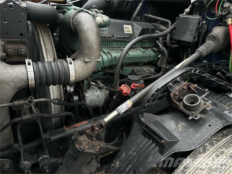 Volvo VNL Naudoti vilkikai