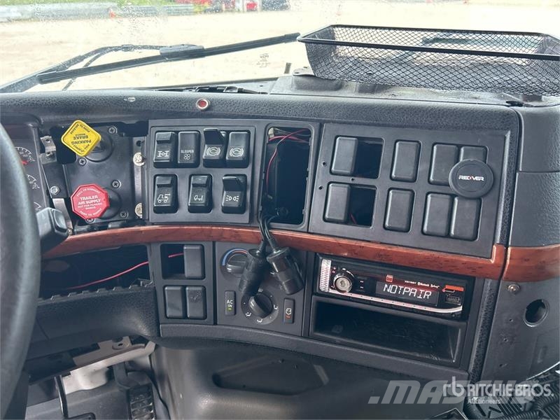 Volvo VNL Trekkers