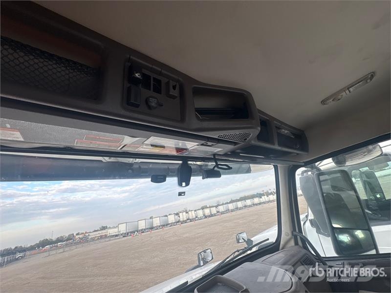 Volvo VNL Trekkers
