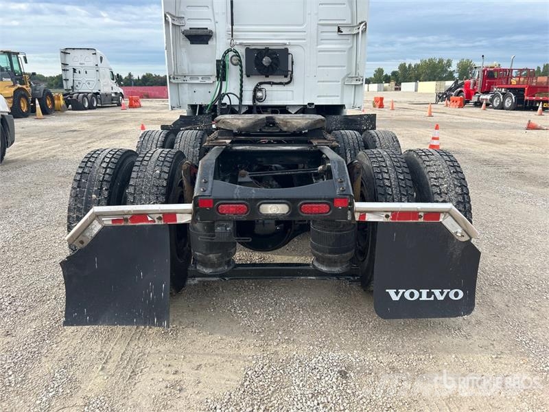 Volvo VNL Sadulveokid