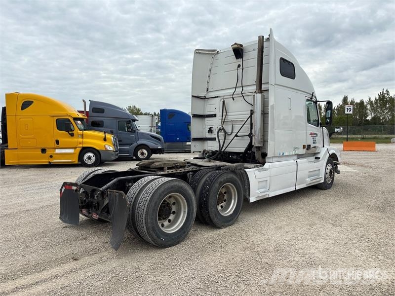 Volvo VNL Autotractoare