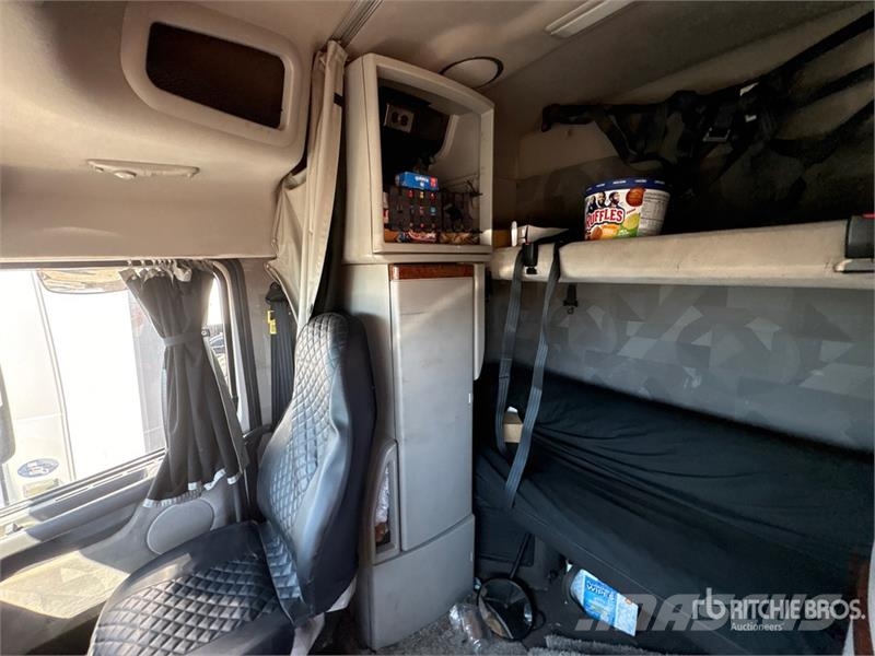 Volvo VNL Trekkers