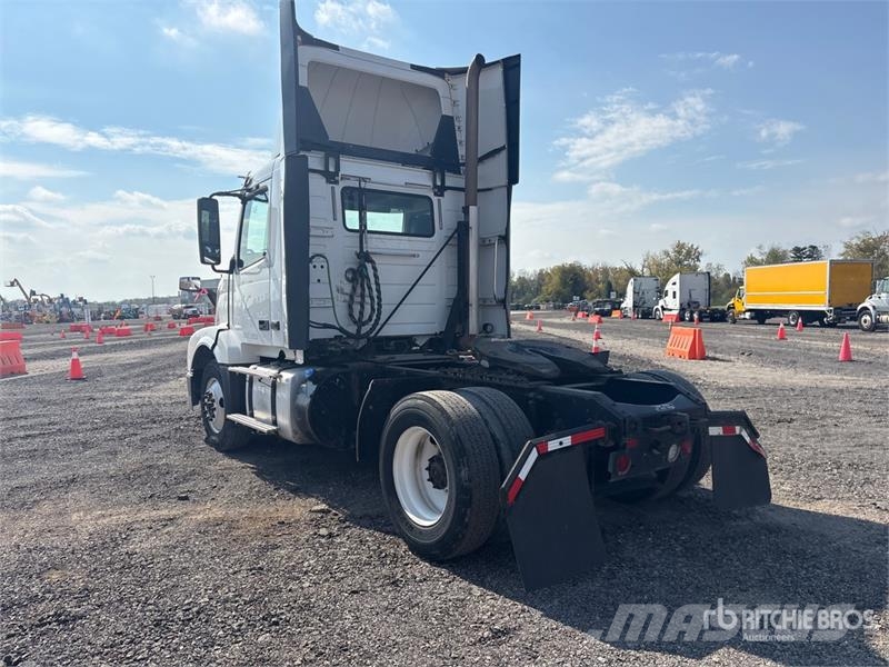 Volvo VNL Влекачи