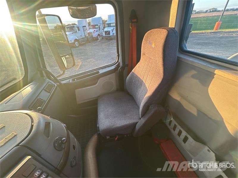 Volvo VNL Trekkers