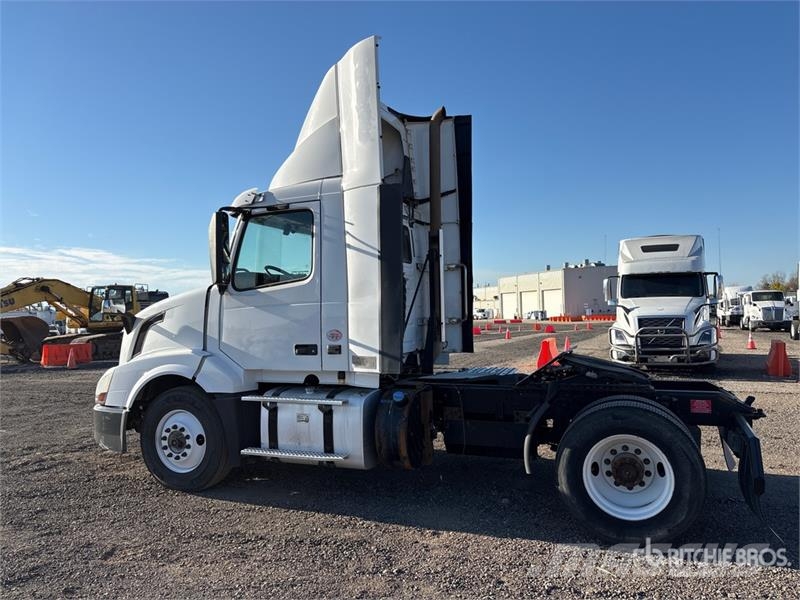 Volvo VNL Tractor Units