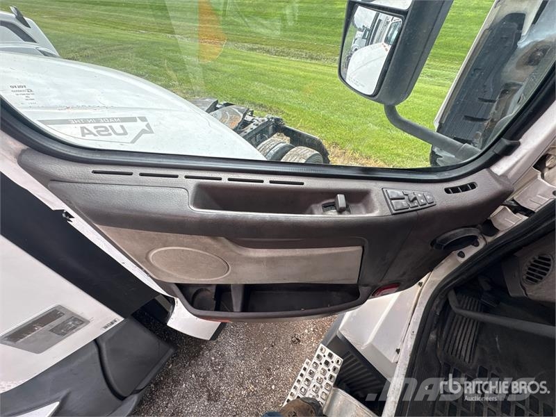 Volvo VNL Tegljači