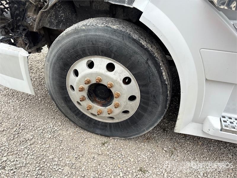 Volvo VNL Autotractoare