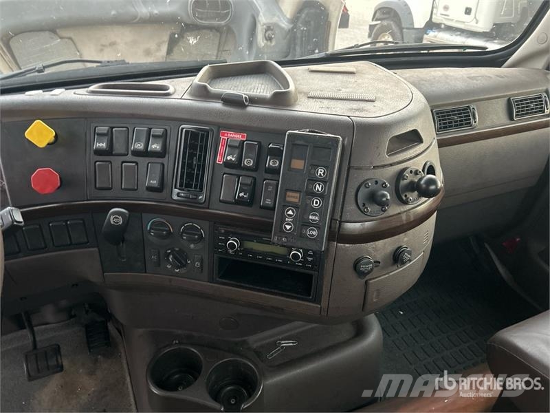 Volvo VNL Vlačilci