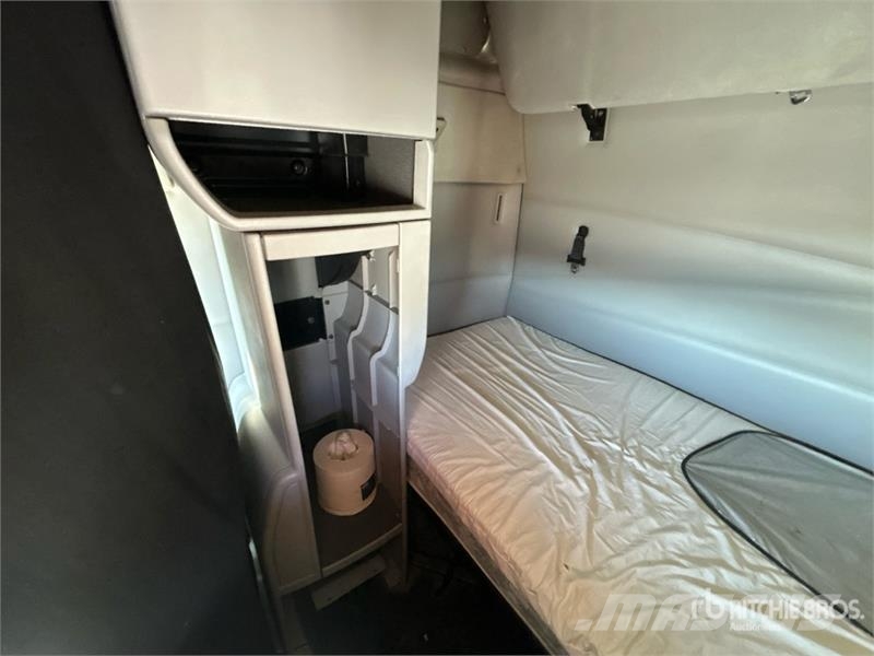 Volvo VNL Trekkers
