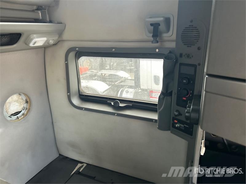 Volvo VNL Sadulveokid