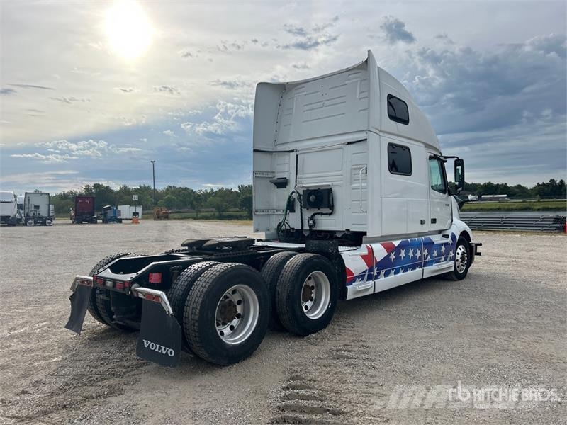 Volvo VNL Sadulveokid
