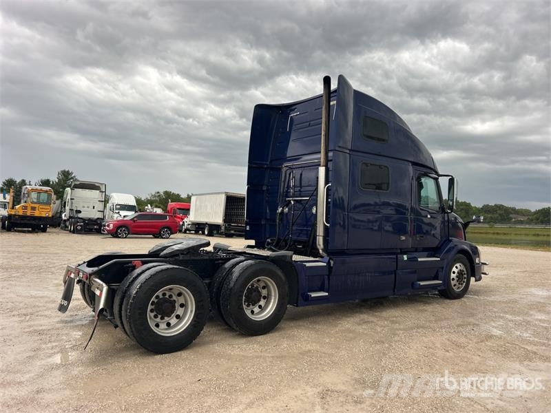 Volvo VNL 曳引機組件
