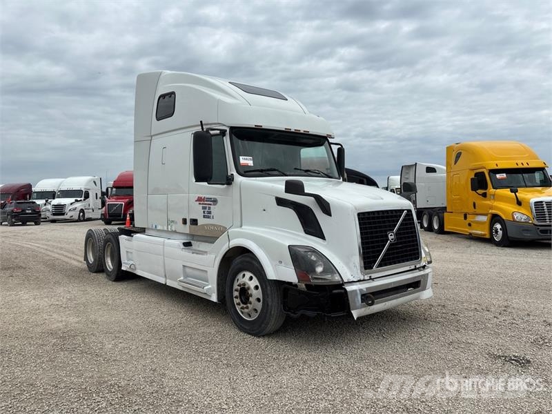 Volvo VNL Autotractoare