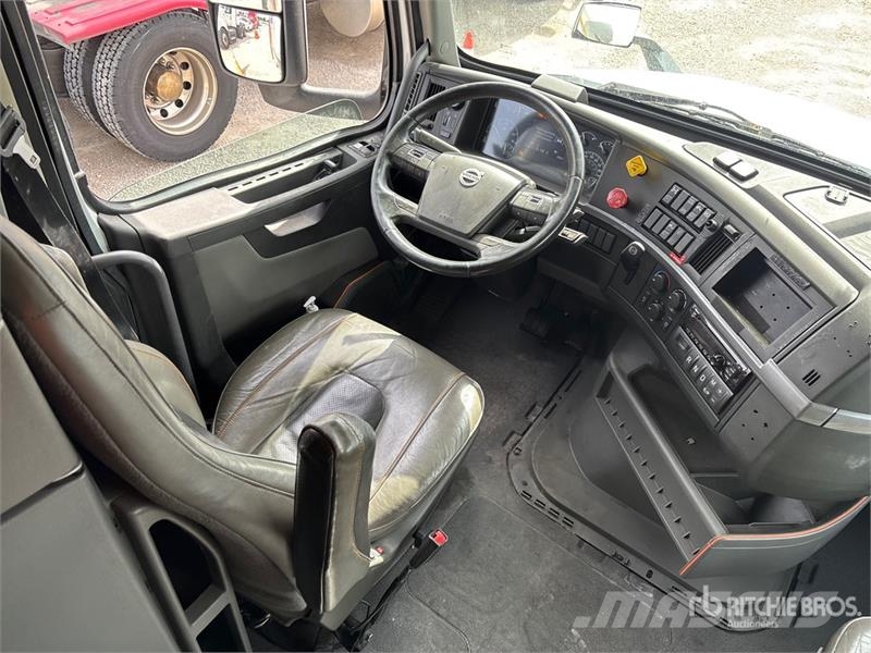 Volvo VNL وحدات الجر