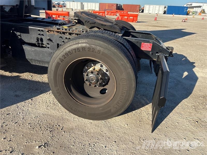 Volvo VNL Trekkers
