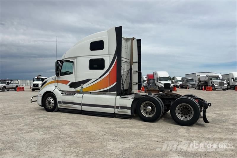 Volvo VNL وحدات الجر