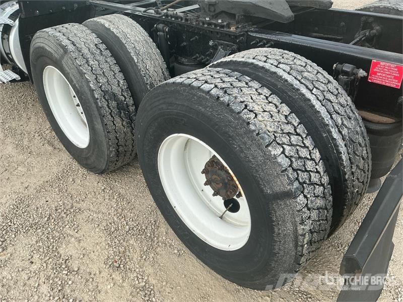 Volvo VNL Sattelzugmaschinen