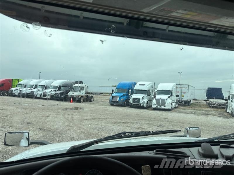 Volvo VNL Τράκτορες