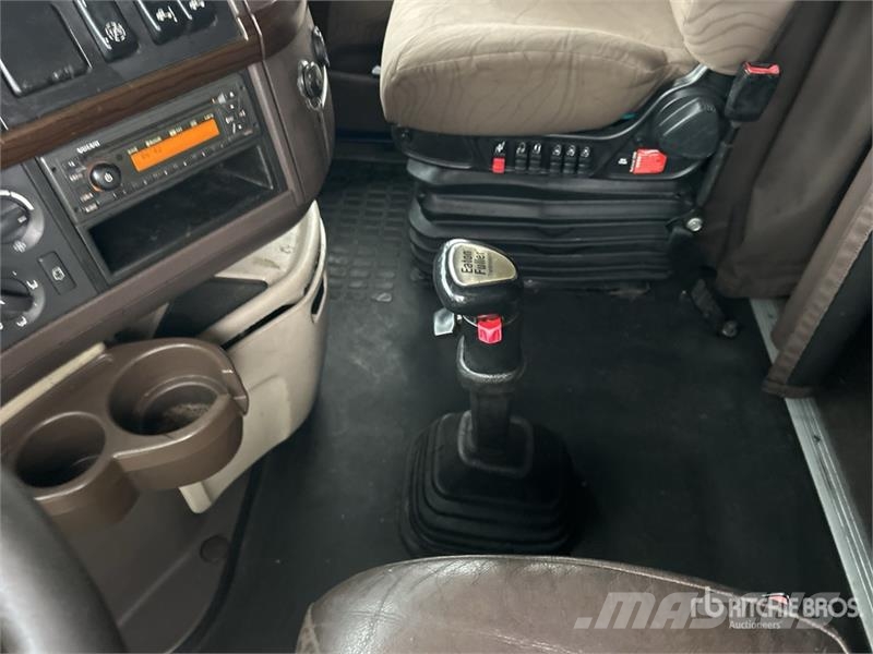 Volvo VNL 曳引機組件