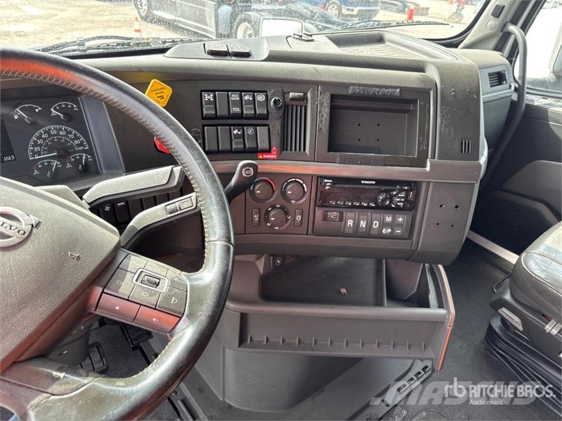 Volvo VNL وحدات الجر