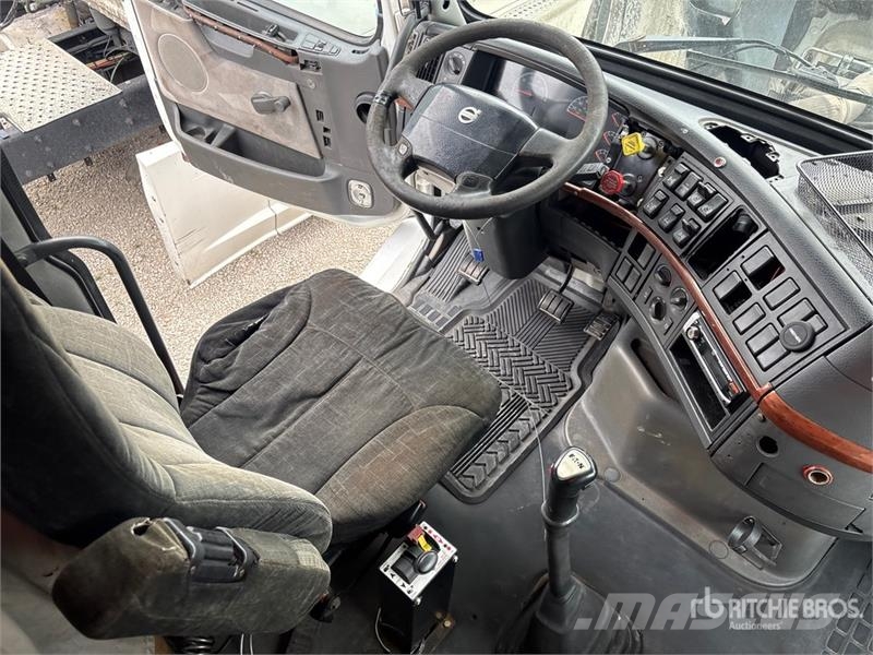 Volvo VNL Autotractoare