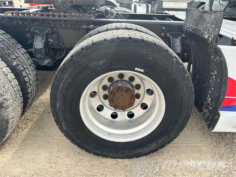 Volvo VNL Sadulveokid