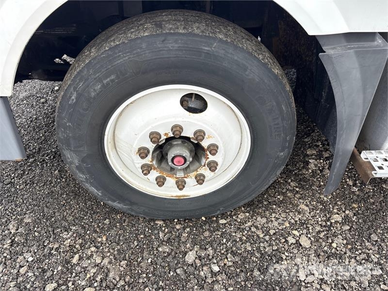 Volvo VNL Vlačilci