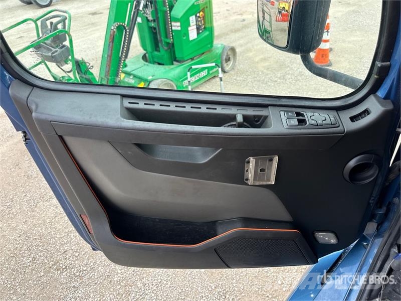 Volvo VNL Sattelzugmaschinen