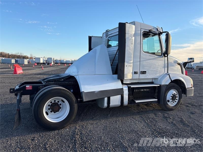 Volvo VNL Vetopöytäautot