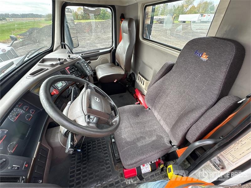 Volvo VNL وحدات الجر