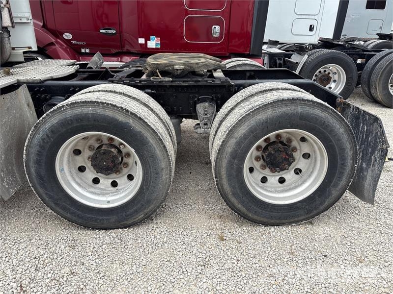 Volvo VNL Autotractoare