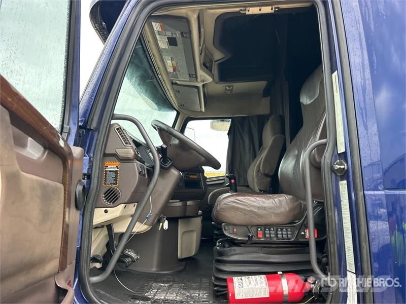 Volvo VNL 曳引機組件