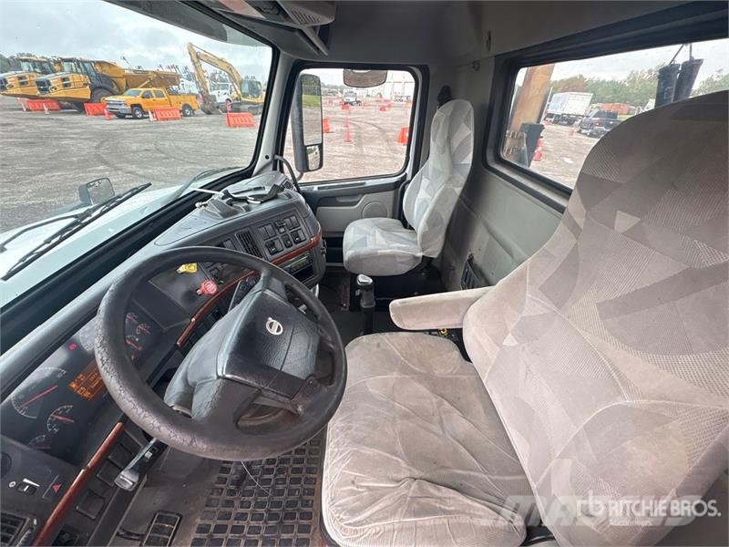 Volvo VNL Vilcēji