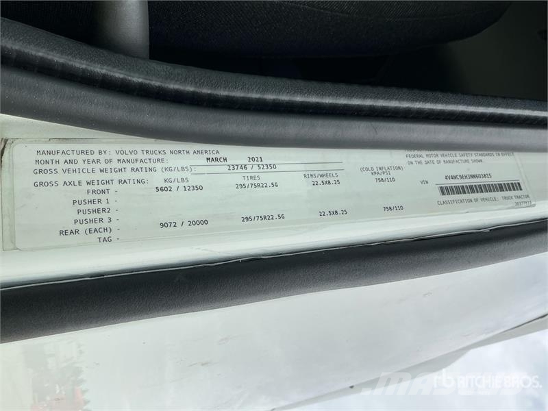 Volvo VNL 中古トラクターヘッド | トレーラーヘッド
