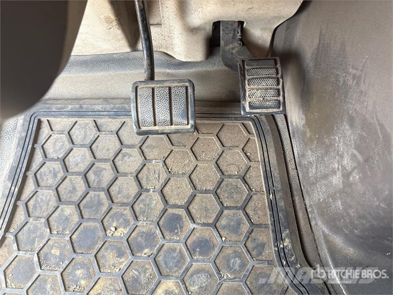 Volvo VNL Vetopöytäautot