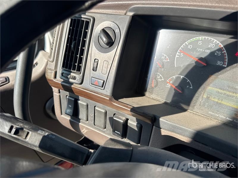 Volvo VNL Tegljači