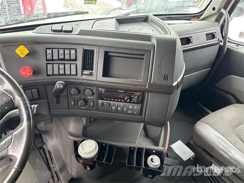 Volvo VNL Trekkers