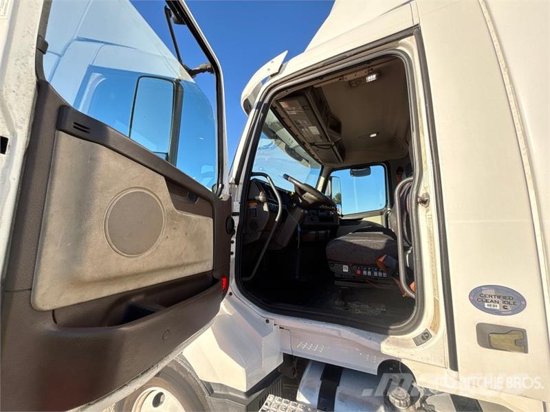 Volvo VNL Trekkers