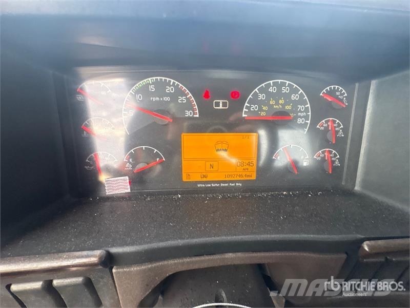 Volvo VNL Trekkers
