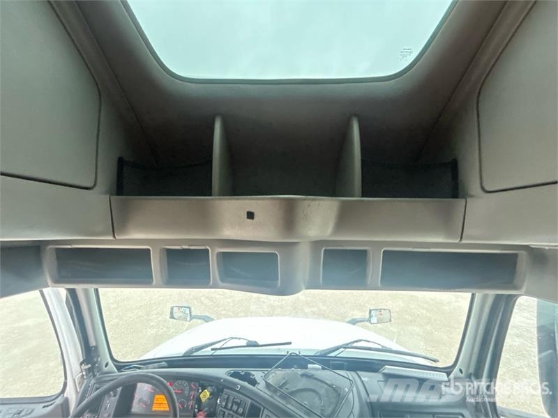 Volvo VNL Trekkers