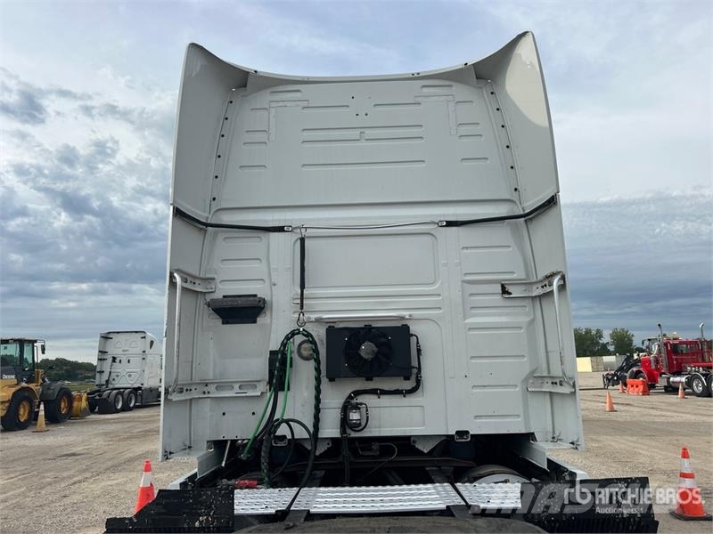 Volvo VNL Sadulveokid
