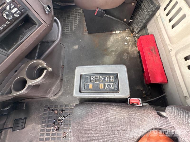 Volvo VNL Tegljači
